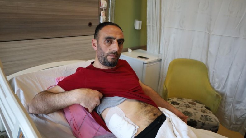 Tacizi engellemek isterken bıçaklandı