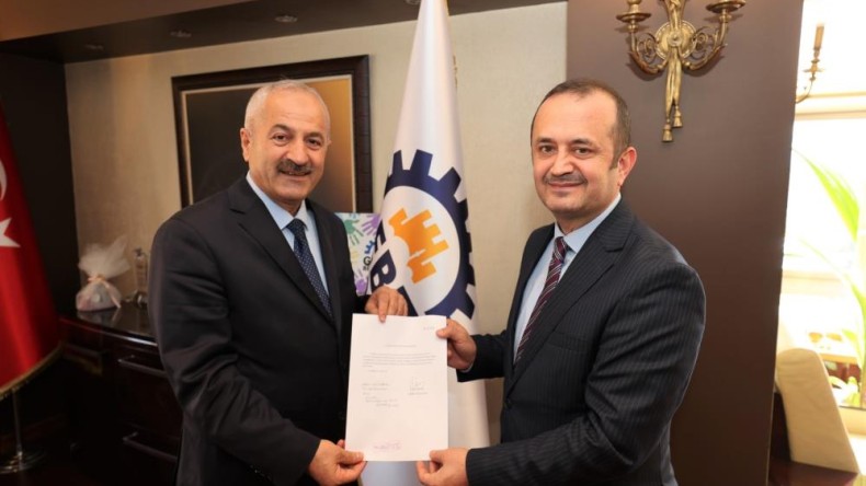 Yaşar Çakmak meclis üyeliğinden istifa etti