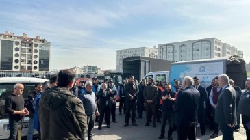 Binlerce Ramazan kolisi, konvoylarla yola çıktı