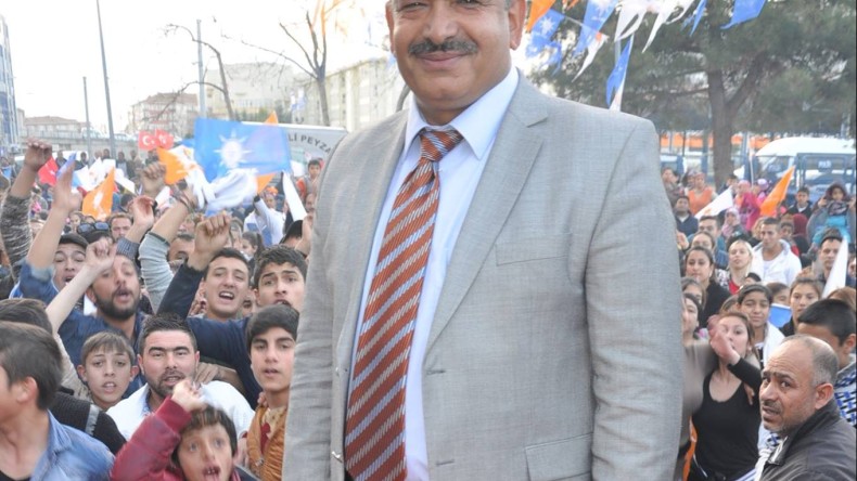 Meclis Üyesi Erkan Aksoy istifa etti