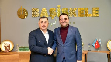 Başkan Özlü Mesai Arkadaşlarının Yine Yüzünü Güldürdü