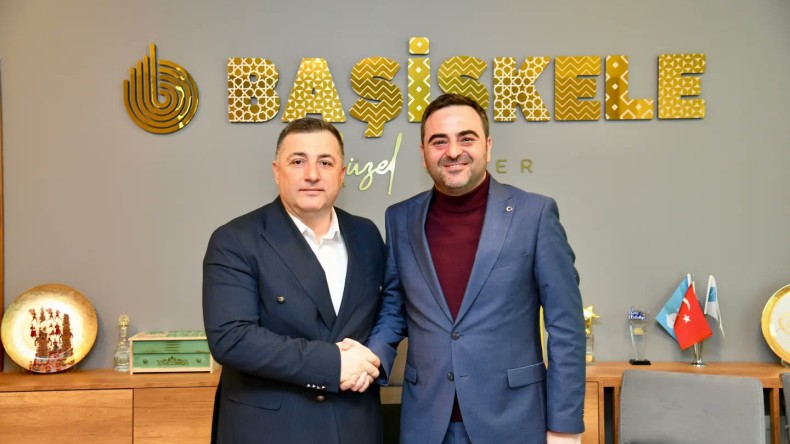 Başkan Özlü Mesai Arkadaşlarının Yine Yüzünü Güldürdü