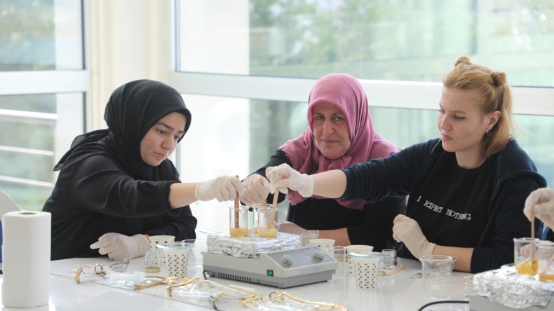 Büyükşehir’den depremzede misafirler için 8 Mart etkinliği