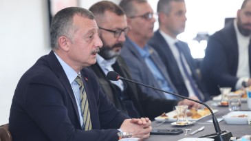 Başkan Büyükakın, İzmitli muhtarlarla bir araya geldi