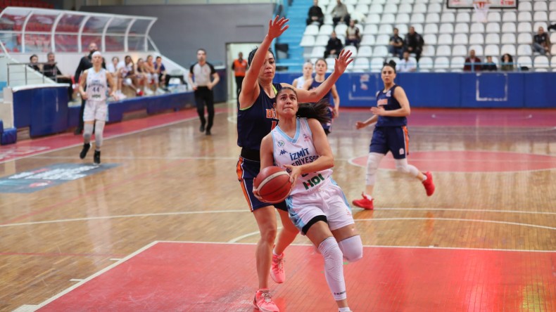 İzmit’in Perileri, DİBA’yı rahat geçti: 97-68
