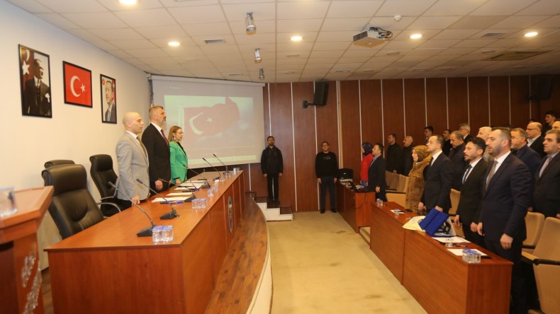 Gölcük Belediye Meclisi, deprem felaketi için tek yürek oldu