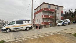 Evinde başından vurulmuş halde bulundu