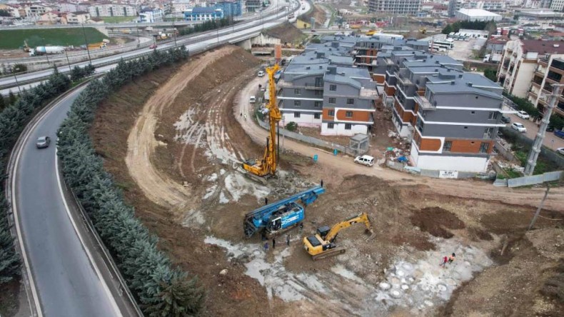 Solaklar Köprülü Kavşak Projesi’nde ilk kazma vuruldu