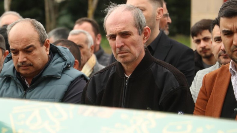 Kazada kaybettiği oğlunu toprağa veren acılı babadan yürek yakan sözler