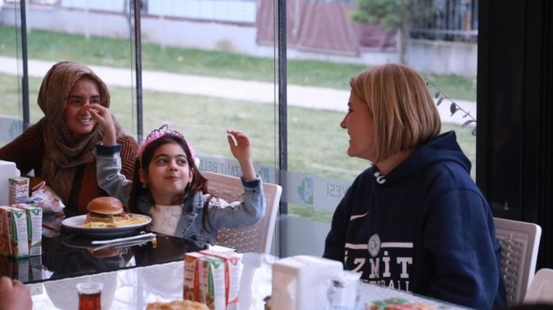 Minik depremzede Ecrin’e doğum günü sürprizi