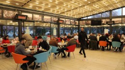 İzmitlilerin bu yıl da iftar için ilk tercihi Gülümse Kafe oldu