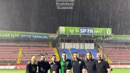 Ünlü şarkıcı Kocaelispor formasını sırtından çıkarmıyor