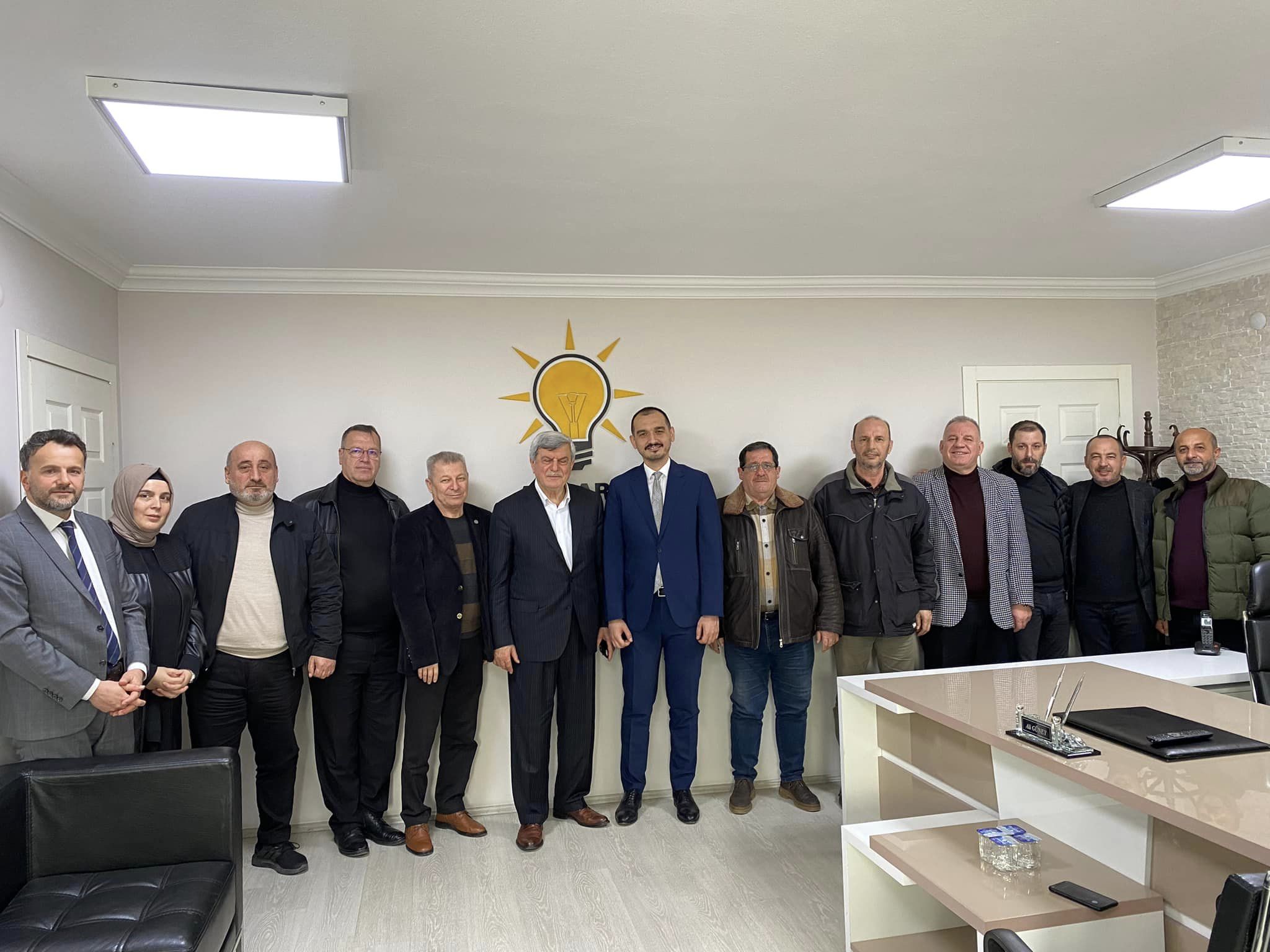 Karaosmanoğlu’ndan Ak Parti İzmit İlçe Başkanlığı’na ziyaret