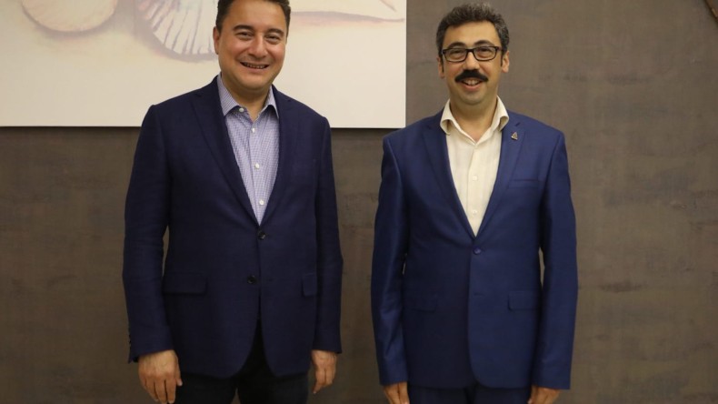 Sürpriz bir istifa daha; Aday Adayı oldu