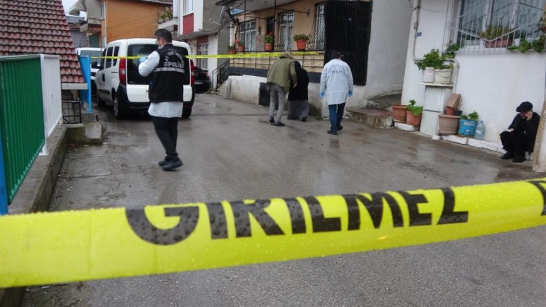 Tartıştığı kuzenini evinde öldürdü