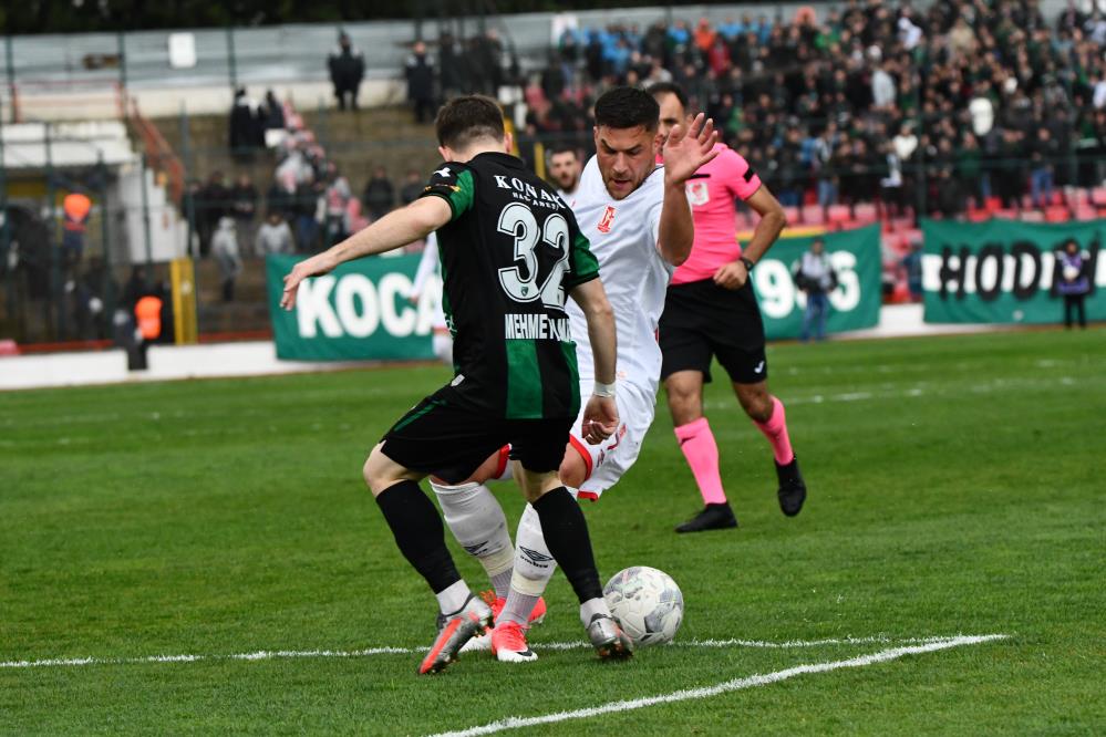 Kocaelispor Balıkesirspor’u dağıttı; 6 golle 3 puanı aldı