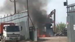 Geri dönüşüm deposunda patlama