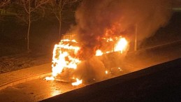 İşçi servisi alev alev yandı, facianın eşiğinden dönüldü