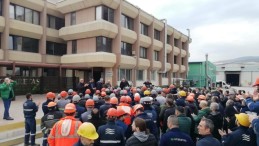 Gübretaş’ta işçiler ayaklandı, sloganlarla yönetim binasına yürüdü