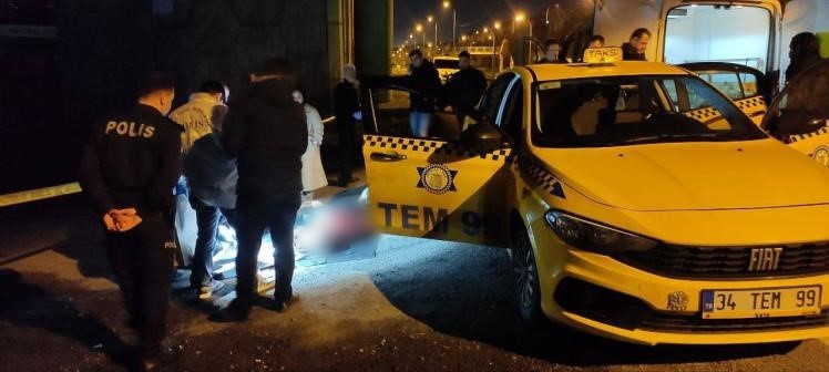 Ticari takside silahla vurulmuş halde bulundu