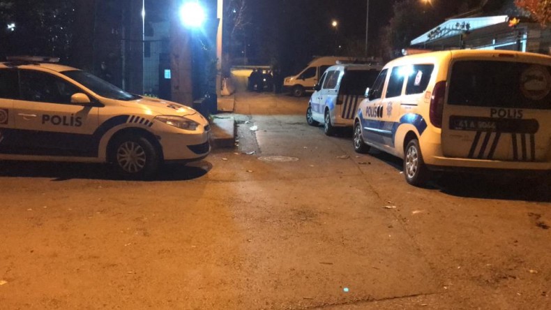 Bıçaklı, demir sopalı kavga; Yaralılar var