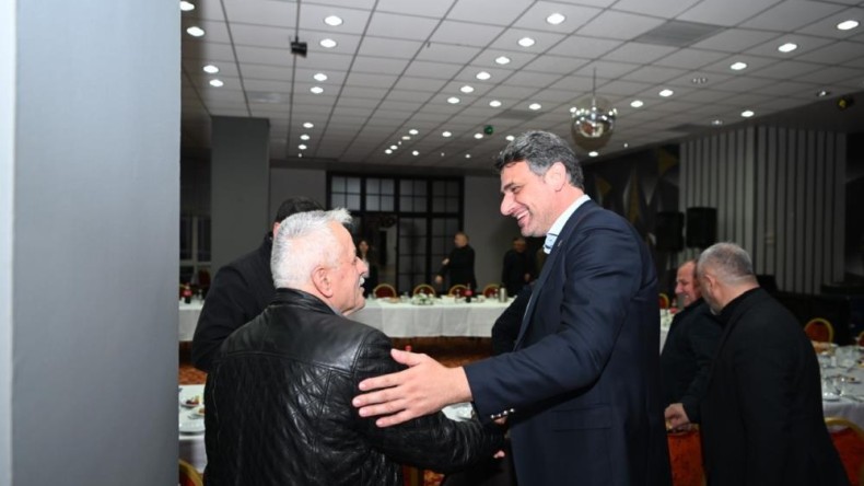 Kartepe Belediye Başkanı Kocaman, muhtarlarla iftarda bir araya geldi