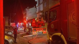 5 katlı apartmanın çatısında yangın