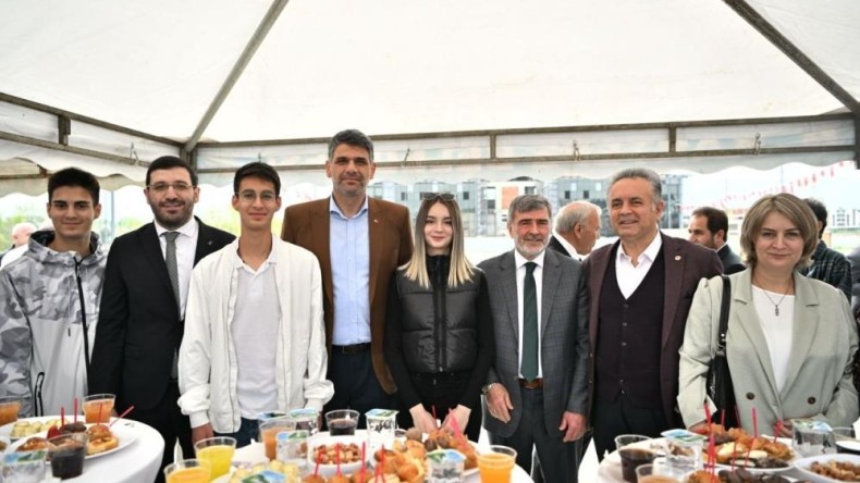 Kartepe kent bayramlaşmasında Başkan Kocaman’dan mesajlar