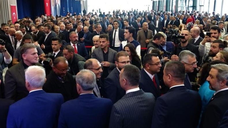 Kocaeli’de geleneksel 36. kent bayramlaşması yoğun bir katılımla gerçekleşti