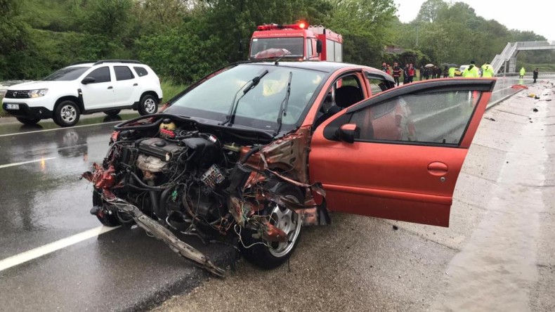 Korkunç kazada 2 kişi can verdi