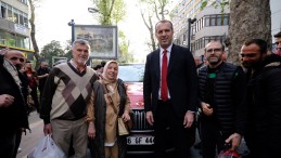 İzmit yürüyüş yolunda TOGG izdihamı; Sancaklı da oradaydı