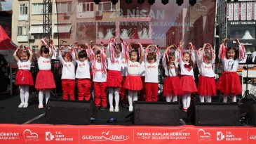 İzmit Belediyesi Bayram Şenlikleri’nde çocuklar doyasıya eğlendi