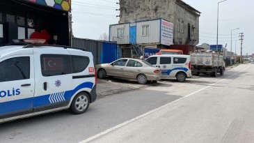 Başörtüsü çalıştığı makineye takıldı, hayatını kaybetti