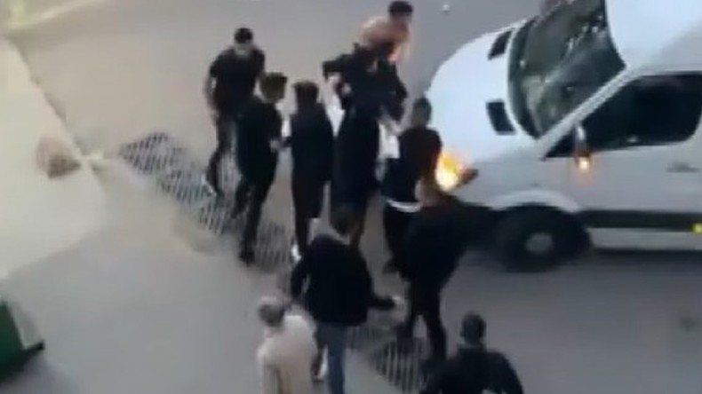 Silahlı, bıçaklı kavgada kan aktı; Yaralılar var