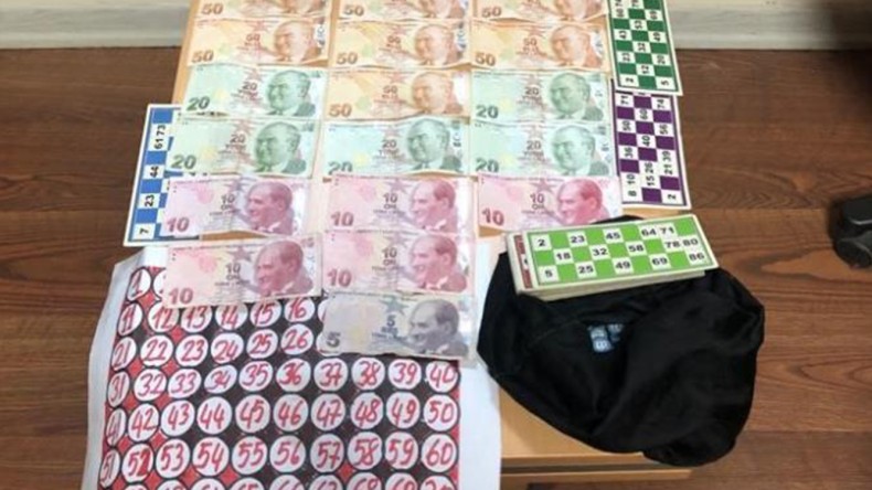 İş yerinde kumar oynatırken yakalandı