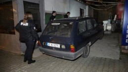 Otomobiline binerken bacağına kurşun isabet etti