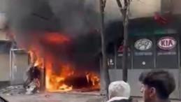 Oto tamir dükkanı alevlere teslim oldu