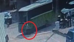 Özel halk otobüsü anne ve oğluna çarptı