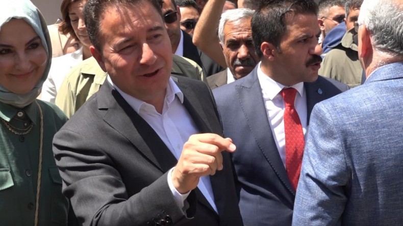 Babacan Kocaeli’ye geliyor