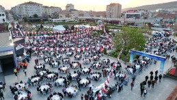 Kocaeli’de 10 bin kişi aynı iftar sofrasında buluştu