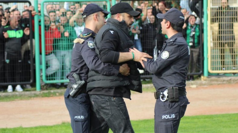 Kocaelispor antrenmanında olay; Fırat Gül’e istifa çağrısı