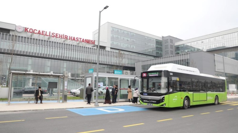 Kocaeli Şehir Hastanesi’ne ulaşım kolaylığı vatandaşı memnun etti