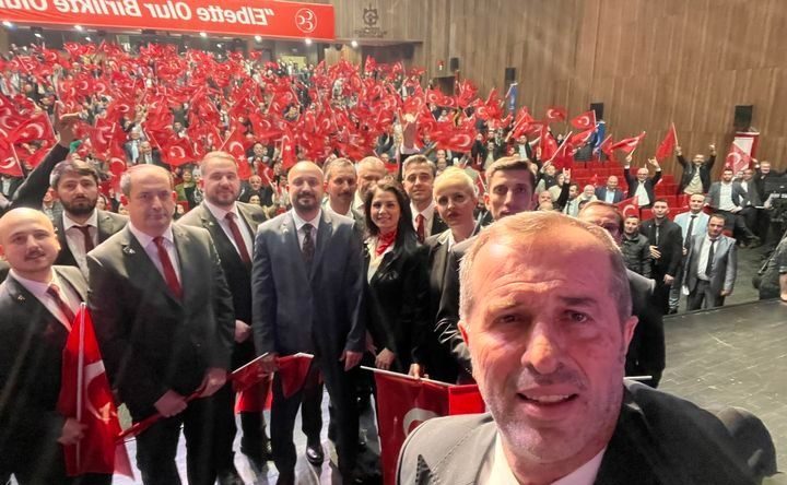 MHP’den Kocaeli’de gövde gösterisi, adaylarını tanıttı