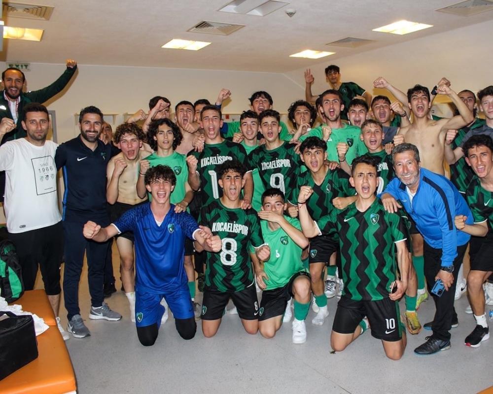 Kocaelispor’un U17 takımından 8 futbolcu zehirlendi
