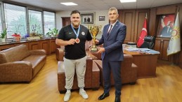 Gölcük’ün gururu oldu