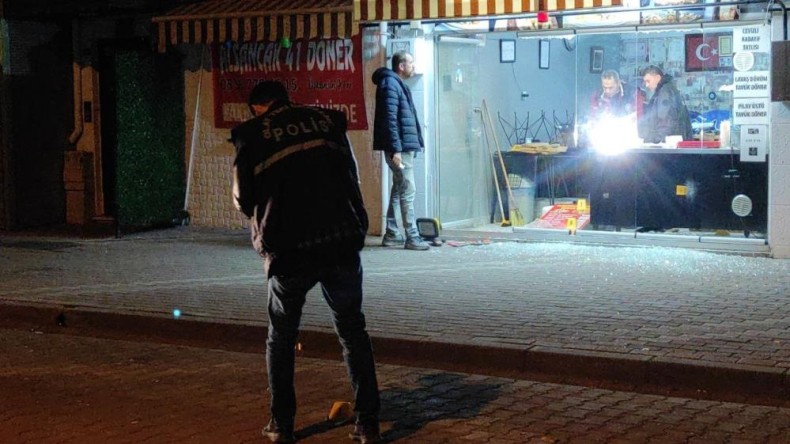 İzmit’te iş yerine kurşun yağmuru