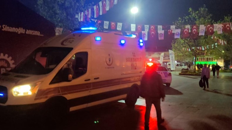 Yolun karşısına geçen yayaya otomobil çarptı