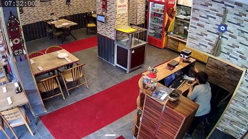 Kredi kartı borcunu yatıracağı parası çocuk tarafından çalındı