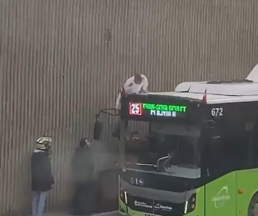 Bu hareket alkışlanır; Otobüs şoförü bakın ne yaptı