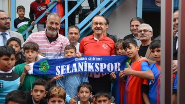 Kocaeli Valisi Yavuz’dan İzmit Selanikspor’a destek